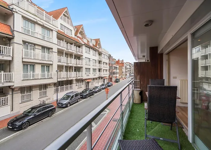 Lichtrijk Appartement In Hartje Knokke Vlak Bij Shoppingstraat & Strand